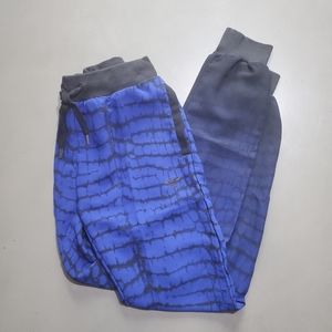 ADIDAS🔥 Limited edition 🔥 women's sweats.